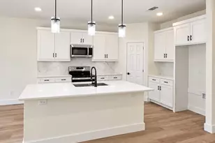 2708 Beechwood St, Granbury, TX 76048 - Photo 8