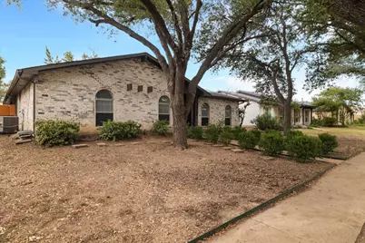 1831 Chamberlain Drive, Carrollton, TX 75007 - Photo 2