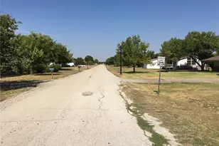 365 Darrell Rd, Roanoke, TX 76262 - Photo 22