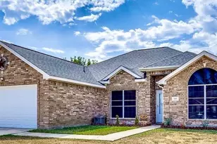 950 W Ash St, Celina, TX 75009 - Photo 2