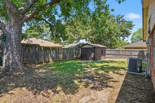 17 Oakmont Ct, Pantego, TX 76013 - Photo 30