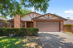 17 Oakmont Ct, Pantego, TX 76013 - Photo 2