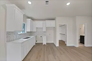 659 Holcomb Rd, Dallas, TX 75217 - Photo 32