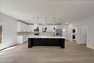 659 Holcomb Rd, Dallas, TX 75217 - Photo 8