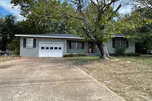 1105 S Palestine St, Athens, TX 75751 - Photo 1