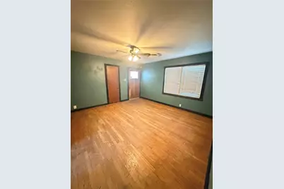137 Bowie Street, McGregor, TX 76657 - Photo 4
