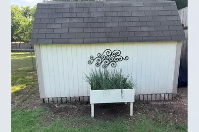 1204 Chester Street, Cleburne, TX 76033 - Photo 24