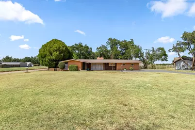 1152 W California Street, Seymour, TX 76380 - Photo 1