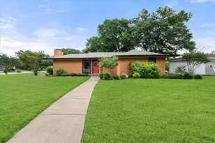 4001 Trail Lake Dr, Fort Worth, TX 76109 - Photo 2