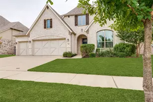 708 Dusty Trl, Little Elm, TX 76227 - Photo 2