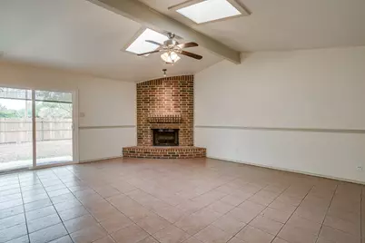 2610 N Casa Blanca Court, Arlington, TX 76015 - Photo 6