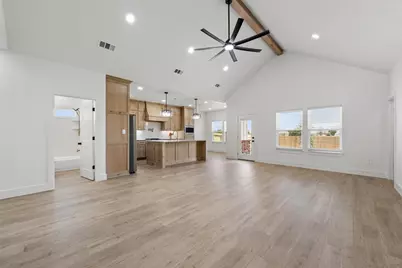 300 Johnson Street, McGregor, TX 76657 - Photo 2
