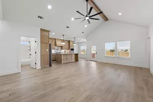 300 Johnson St, McGregor, TX 76657 - Photo 2
