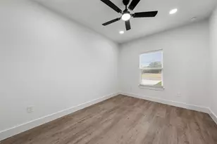 300 Johnson St, McGregor, TX 76657 - Photo 12