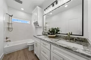 300 Johnson St, McGregor, TX 76657 - Photo 10