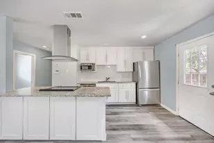 2706 Dewitt St, Irving, TX 75062 - Photo 12