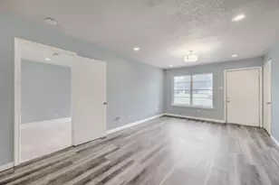 2706 Dewitt St, Irving, TX 75062 - Photo 4