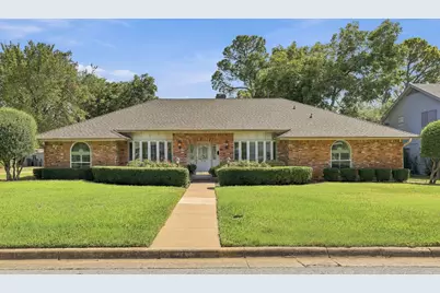 1710 Tennyson Drive, Arlington, TX 76013 - Photo 2