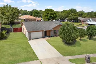 350 Ridgecrest, Saginaw, TX 76179 - Photo 36
