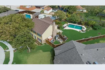 2305 McCoy Court, Carrollton, TX 75006 - Photo 6