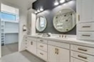 708 W 10th St, Dallas, TX 75208 - Photo 4
