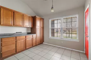 4203 Agate Dr, Granbury, TX 76049 - Photo 2