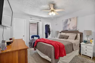 209 S Scott St, Burleson, TX 76028 - Photo 14