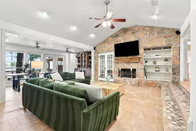 284 Shoreline Drive N, Azle, TX 76020 - Photo 14
