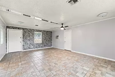 101 W Avenue G, Valley Mills, TX 76689 - Photo 18