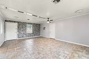 101 W Avenue G, Valley Mills, TX 76689 - Photo 18