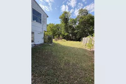 233 W Hammond Street, Lancaster, TX 75146 - Photo 4