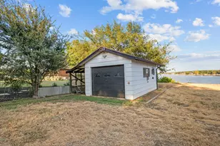 400 W Atchley Dr, Granbury, TX 76048 - Photo 28