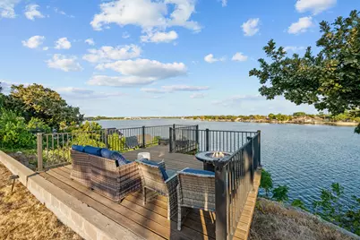 400 W Atchley Drive, Granbury, TX 76048 - Photo 4