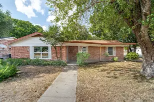 402 Myers Ave, Cleburne, TX 76033 - Photo 2