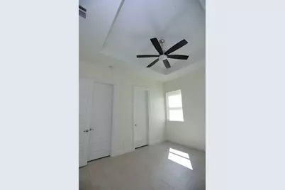 917 E Tucker Street, Fort Worth, TX 76104 - Photo 12