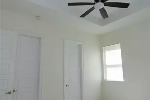 917 E Tucker St, Fort Worth, TX 76104 - Photo 12