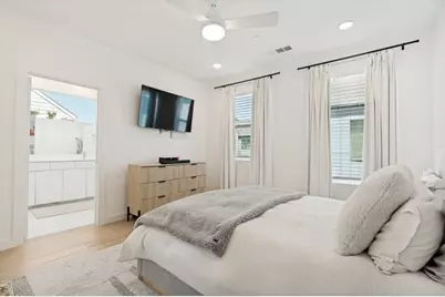 427 W 10th Street #201, Dallas, TX 75208 - Photo 16