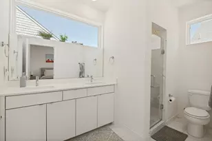 427 W 10th St, Dallas, TX 75208 - Photo 18