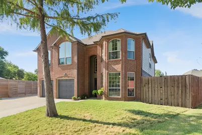 324 Georgian Oak Court, Lake Dallas, TX 75065 - Photo 2