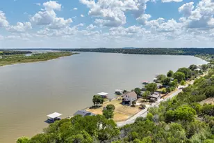 5901 Parkside Ct, Granbury, TX 76048 - Photo 2