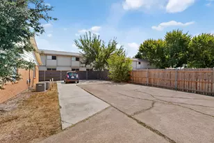 222 W Union Bower Rd, Irving, TX 75061 - Photo 32