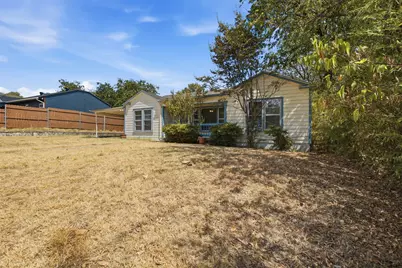 809 S Brazos Street, Weatherford, TX 76086 - Photo 1