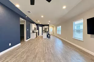 606 Capstone Cir, Granbury, TX 76048 - Photo 4