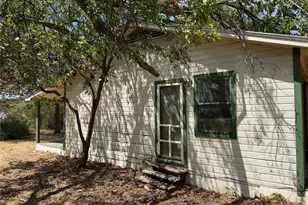 370 Locust St, Point, TX 75472 - Photo 14