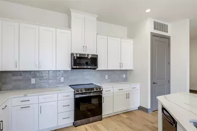2700 Old Denton Road #2204, Carrollton, TX 75007 - Photo 12