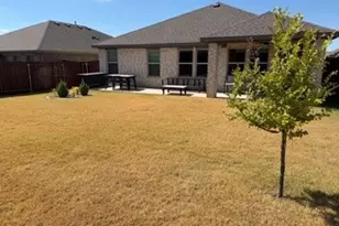 1909 Chippewa Dr, Cleburne, TX 76033 - Photo 12