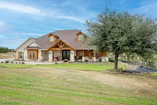 4901 Bucking Bronc Dr, Fort Worth, TX 76126 - Photo 4