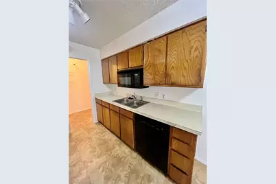 424 NW 23rd Street, Grand Prairie, TX 75050 - Photo 8