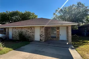 424 NW 23rd St, Grand Prairie, TX 75050 - Photo 1