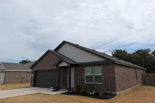 504 Jameson St, Springtown, TX 76082 - Photo 2